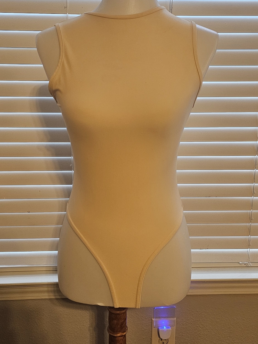 PrettyLittleThing Beige Seamless Bodysuit